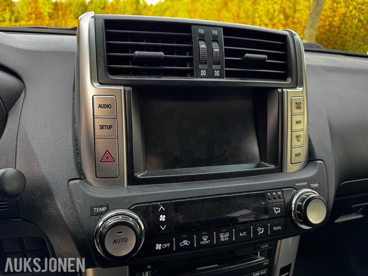 2013 TOYOTA LAND CRUISER 4WD AUTOMAT HENGERFESTE 5-SETER