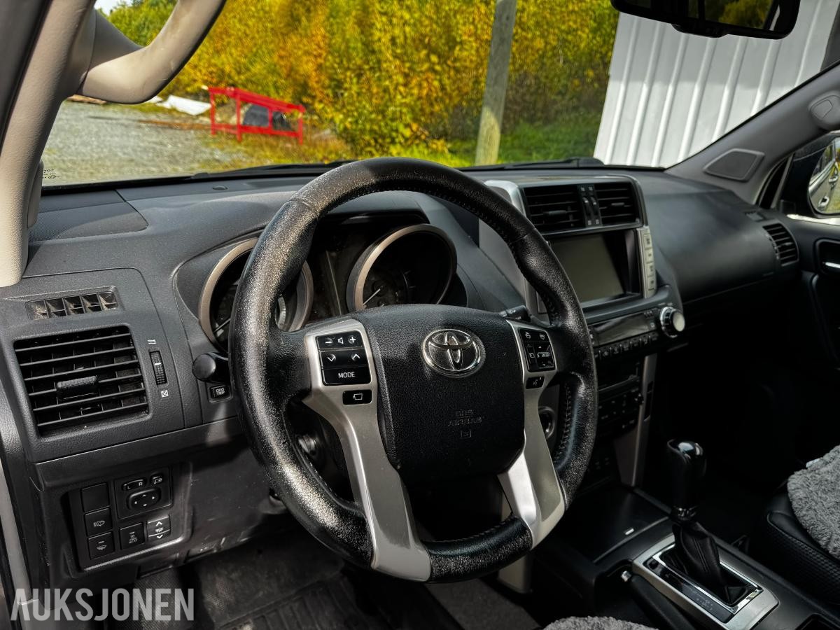 2013 TOYOTA LAND CRUISER 4WD AUTOMAT HENGERFESTE 5-SETER