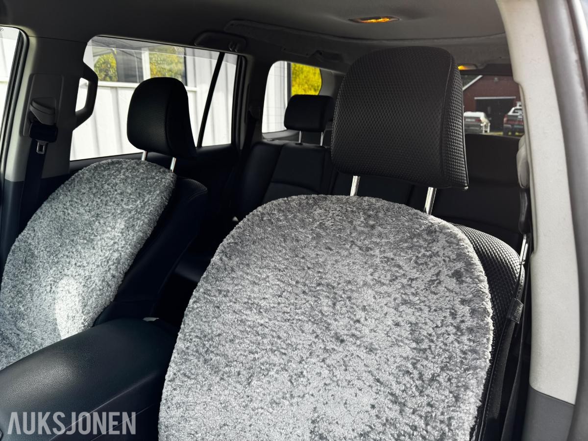 2013 TOYOTA LAND CRUISER 4WD AUTOMAT HENGERFESTE 5-SETER