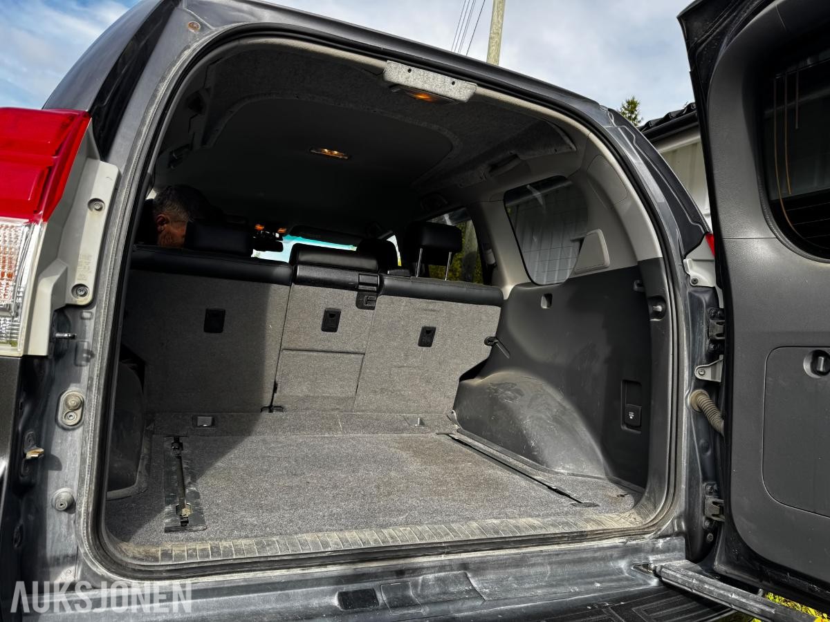 2013 TOYOTA LAND CRUISER 4WD AUTOMAT HENGERFESTE 5-SETER