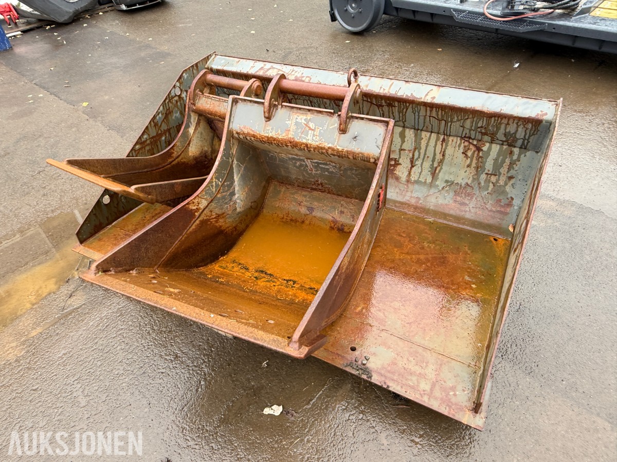 2015 Volvo ECR58D / Rail/skinnegående / Rototilt / Bæreskuffe + 3x skuffer