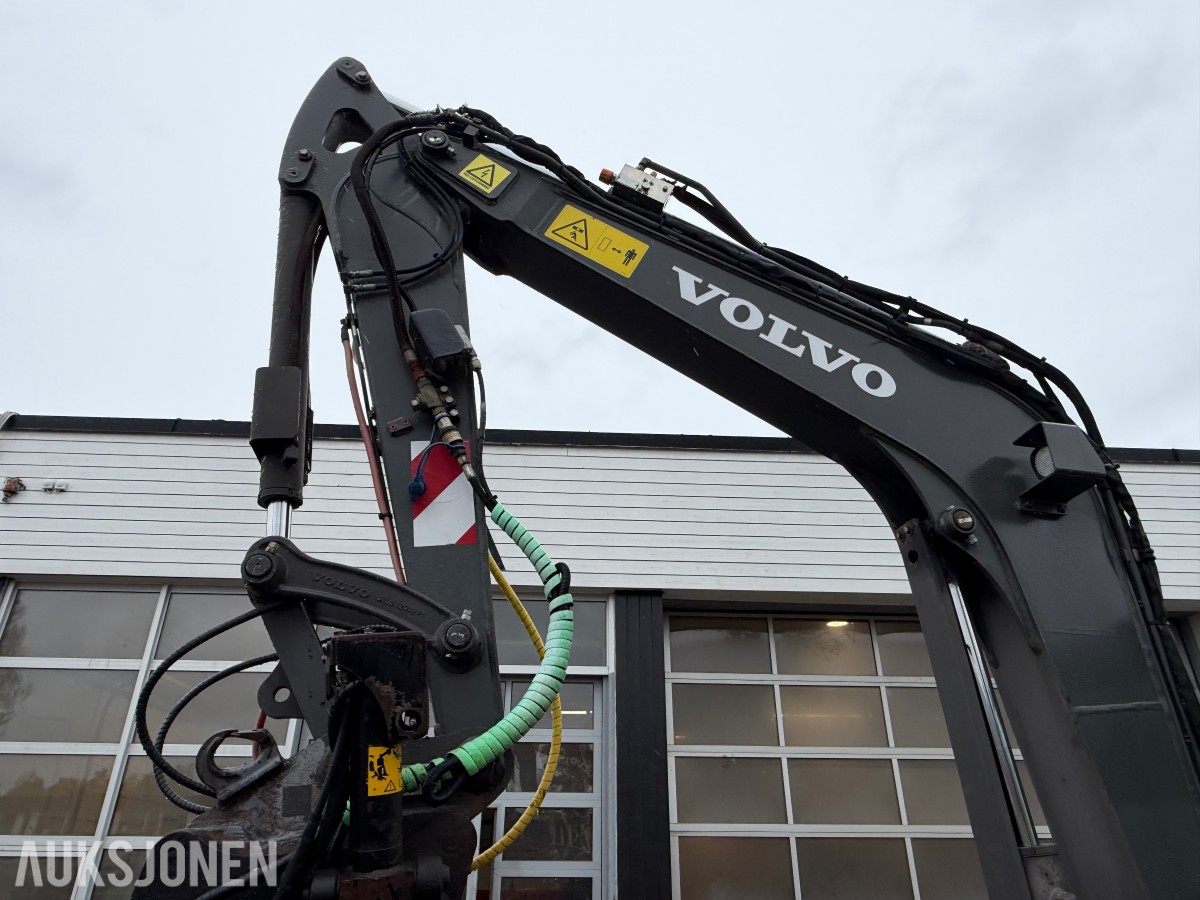 2015 Volvo ECR58D / Rail/skinnegående / Rototilt / Bæreskuffe + 3x skuffer