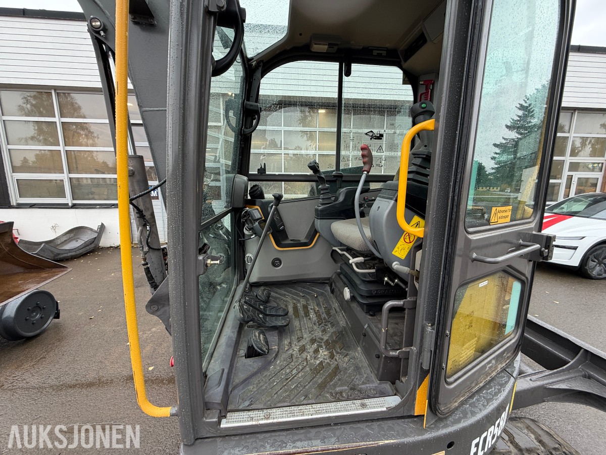 2015 Volvo ECR58D / Rail/skinnegående / Rototilt / Bæreskuffe + 3x skuffer