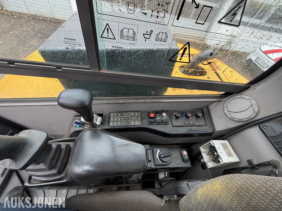 2015 Volvo ECR58D / Rail/skinnegående / Rototilt / Bæreskuffe + 3x skuffer