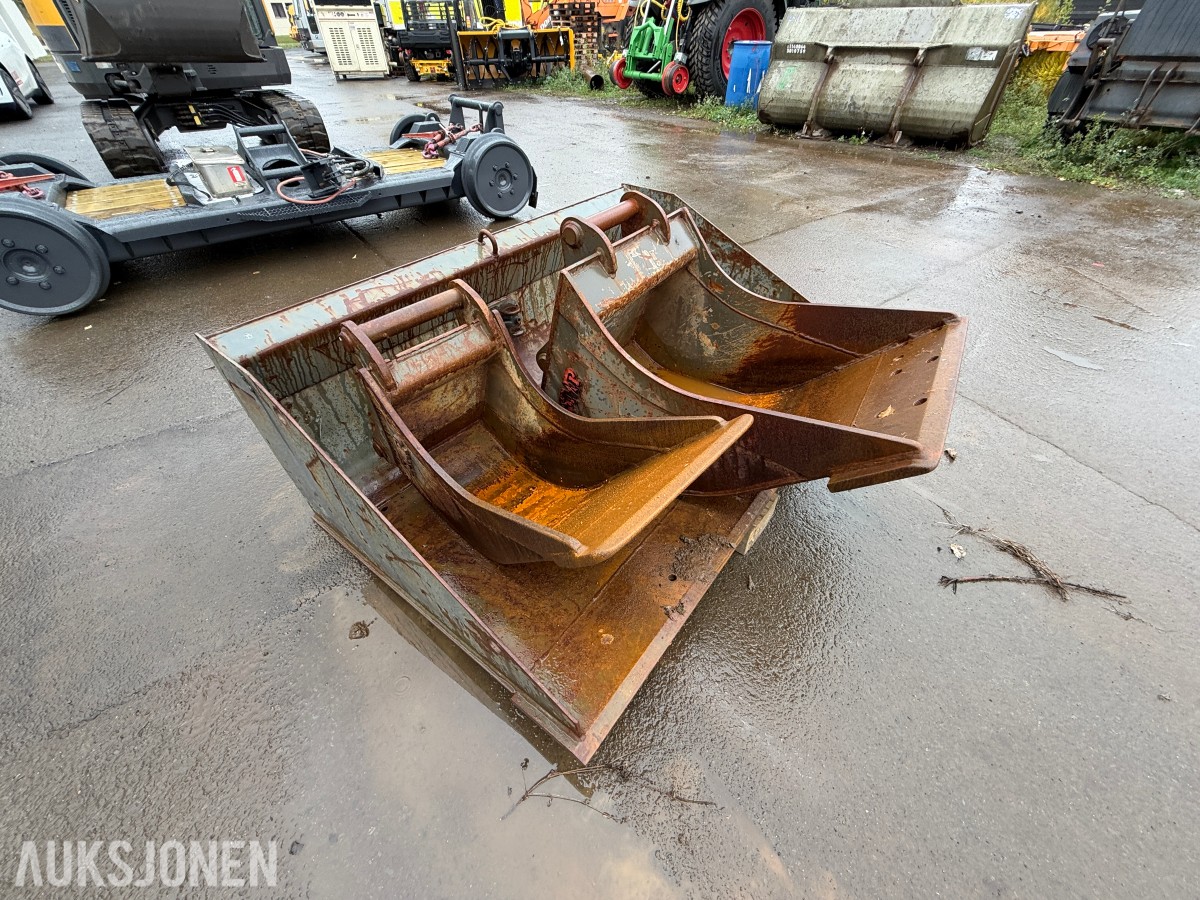 2015 Volvo ECR58D / Rail/skinnegående / Rototilt / Bæreskuffe + 3x skuffer