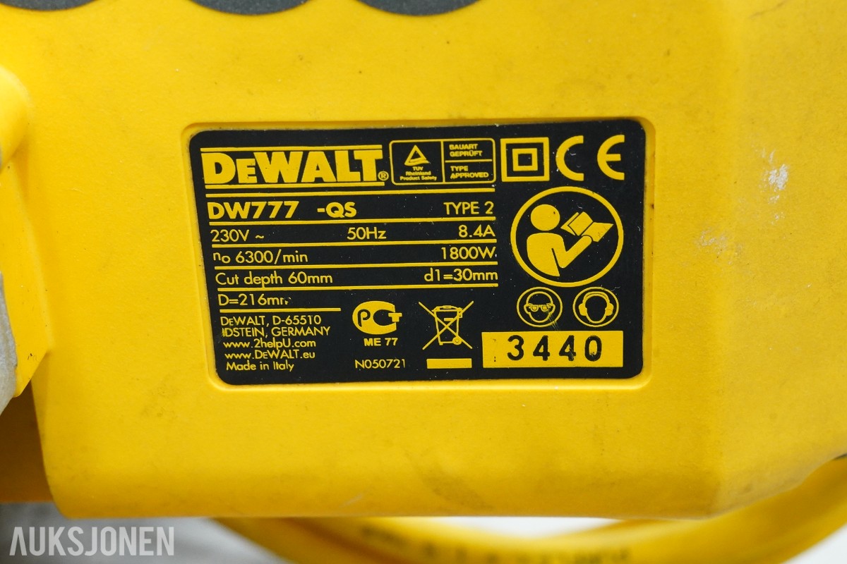2 stk DeWalt kapp- og gjærsag DW777 - 216 mm