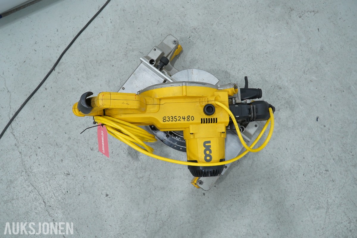 2 stk DeWalt kapp- og gjærsag DW777 - 216 mm