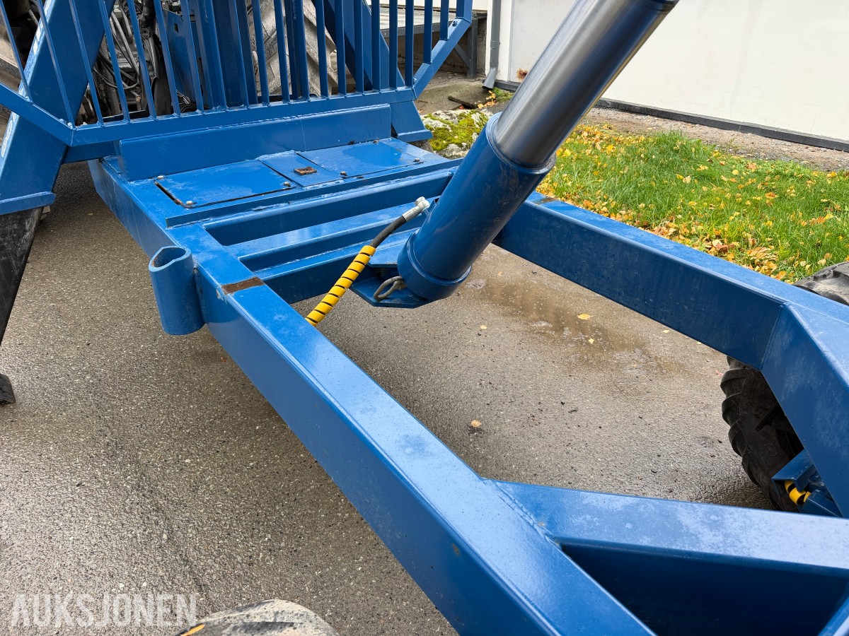 2013 Vreten 1100 Kombihenger (tømmerhenger/dumperhenger) / Fjernstyring / 6,5 meter kran