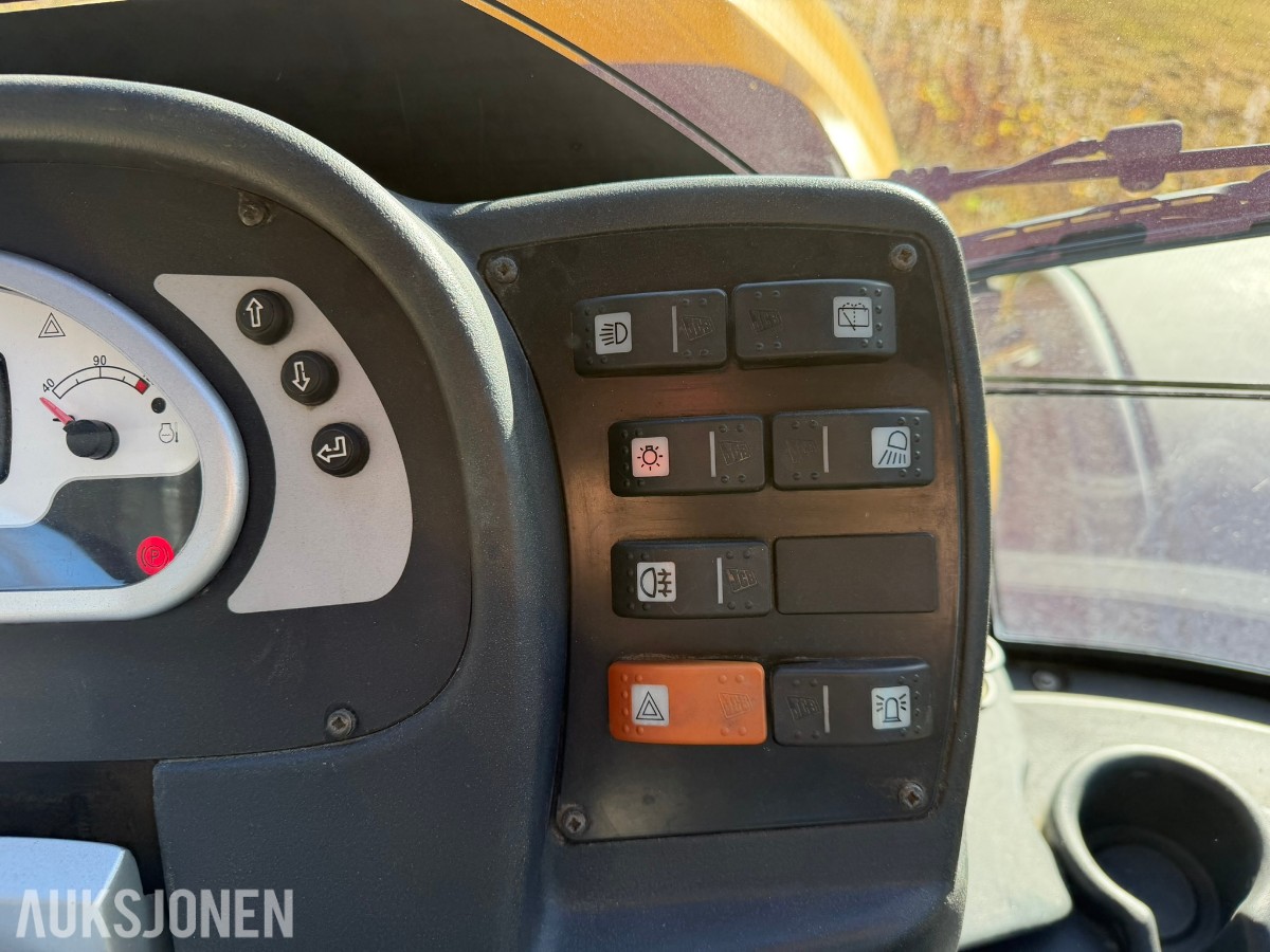 2012 JCB Fastrac 3230 traktor
