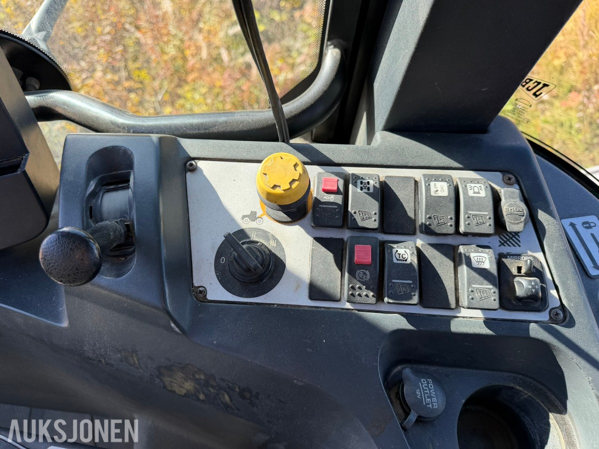 2012 JCB Fastrac 3230 traktor