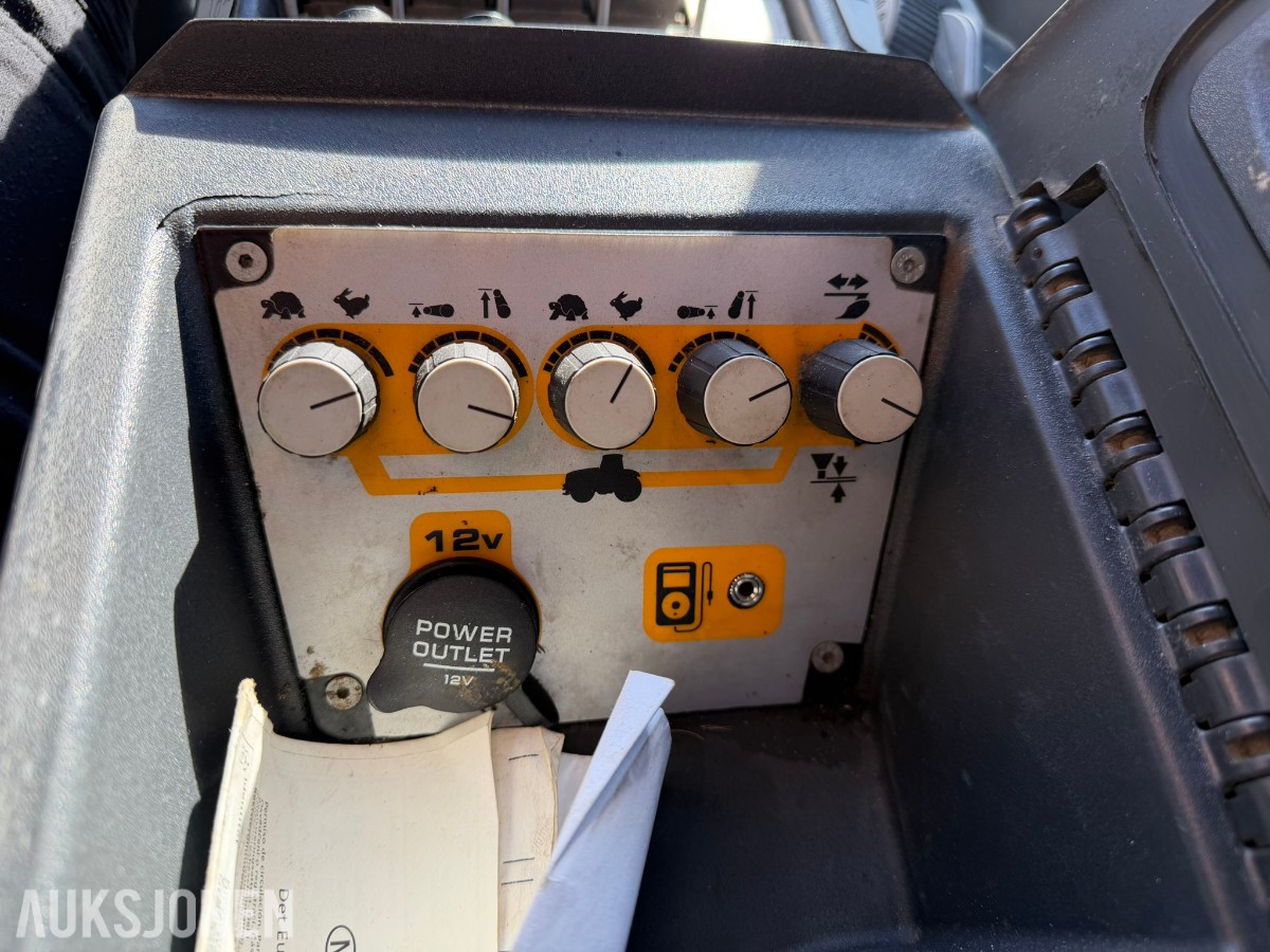 2012 JCB Fastrac 3230 traktor