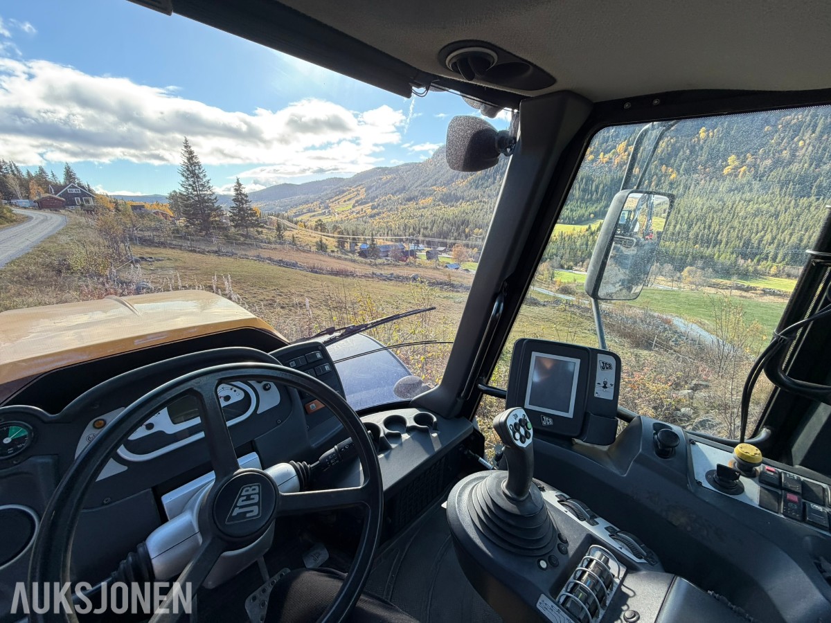 2012 JCB Fastrac 3230 traktor