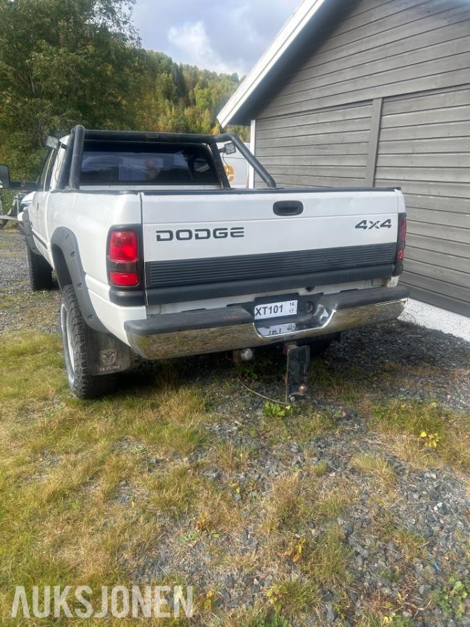 2001 Dodge RAM 2500 5.9 Cummins Automat, Hengerfeste