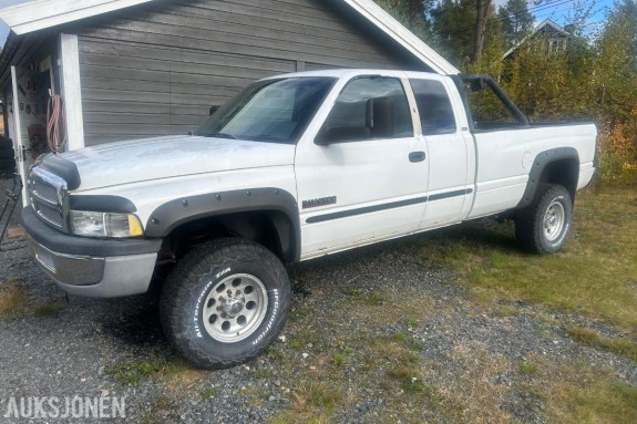 2001 Dodge RAM 2500 5.9 Cummins Automat, Hengerfeste