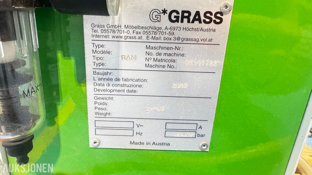 2002 GRASS RAM – Beslagmonteringsmaskin med fotpedal og aluminiumsprofiler