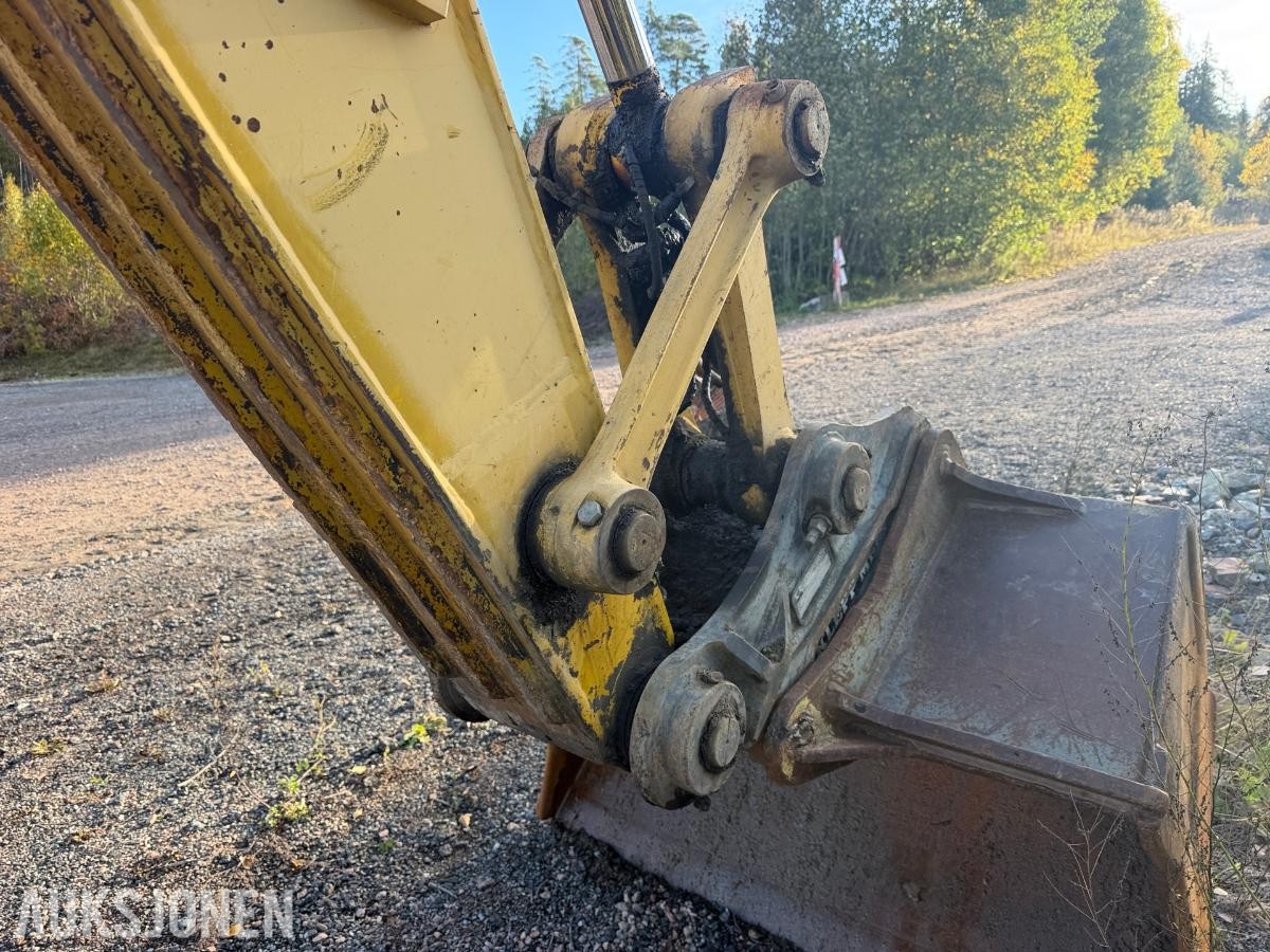 2003 Komatsu PC180LC-7K gravemaskin med skuffe - Sentralsmøring