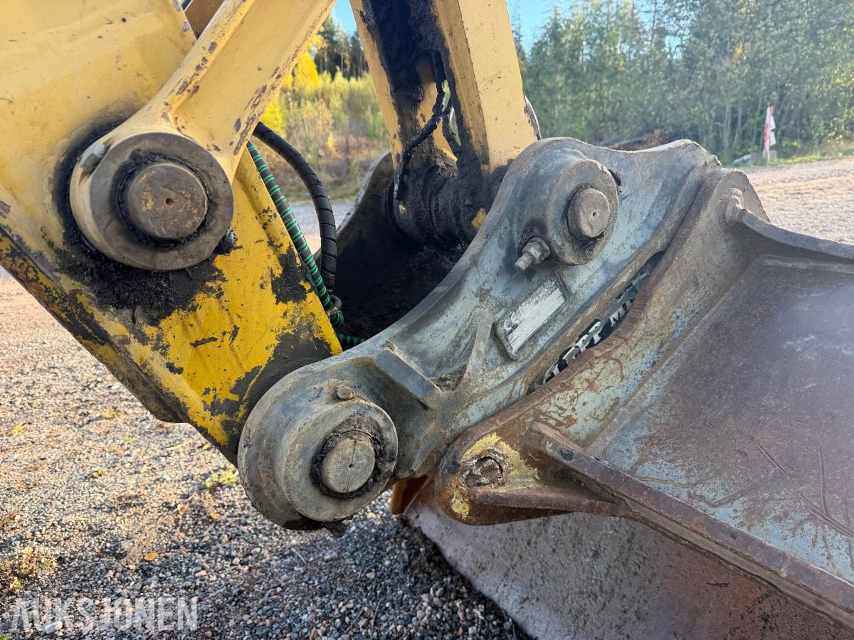 2003 Komatsu PC180LC-7K gravemaskin med skuffe - Sentralsmøring