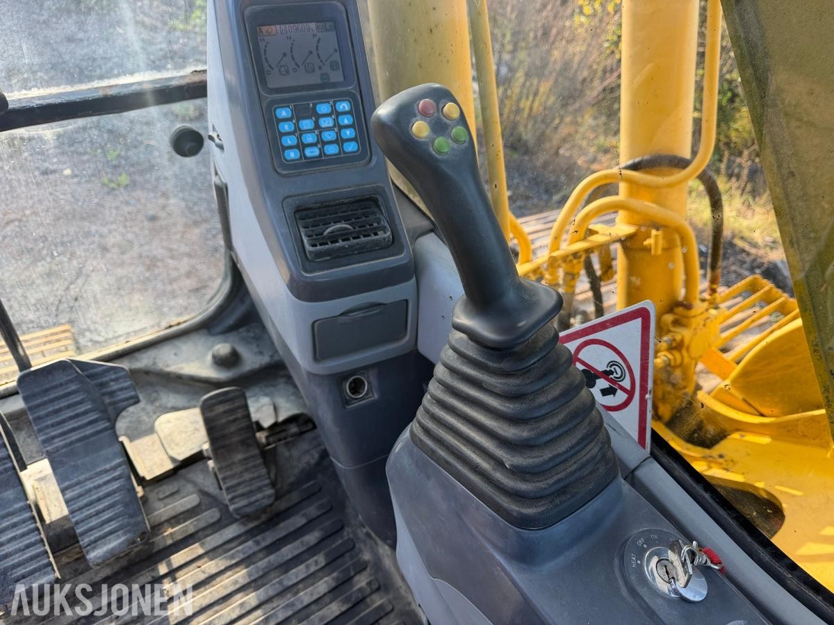 2003 Komatsu PC180LC-7K gravemaskin med skuffe - Sentralsmøring