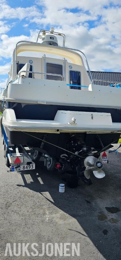 2010 Bella Falcon 26 med Cummins mercrusier 320 