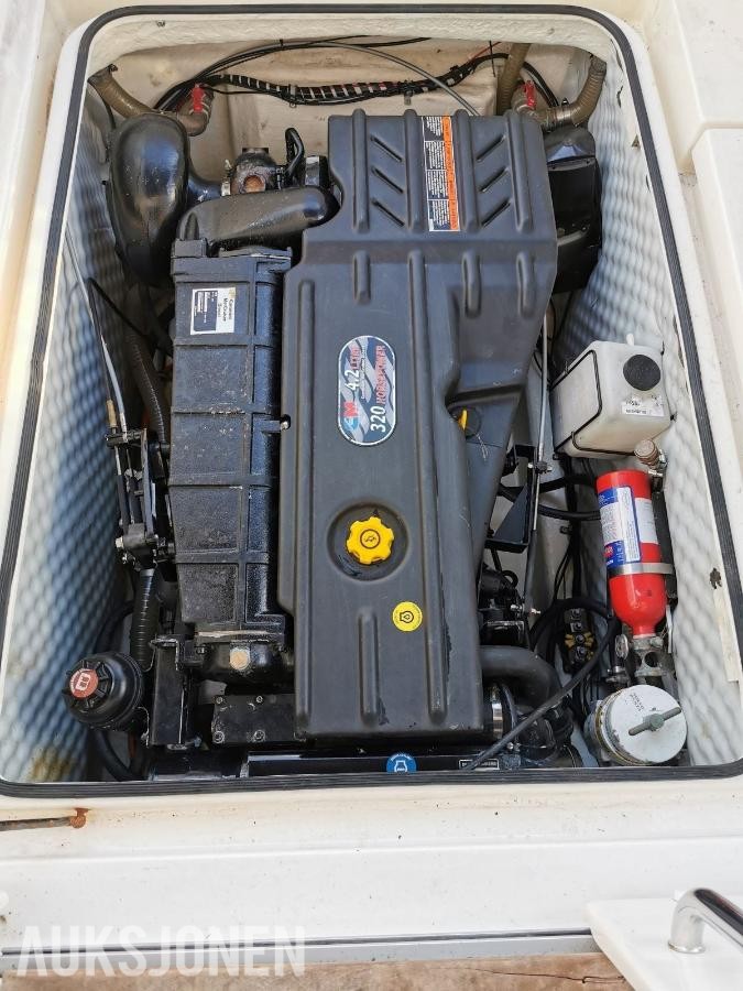 2010 Bella Falcon 26 med Cummins mercrusier 320 