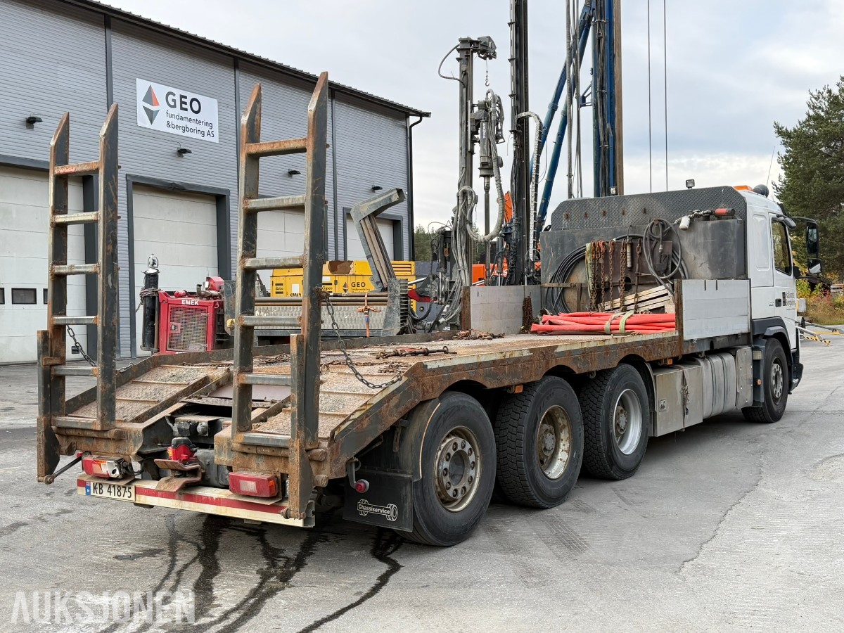 2013 Volvo FMX 500 lastebil med maskinplan - 8x4