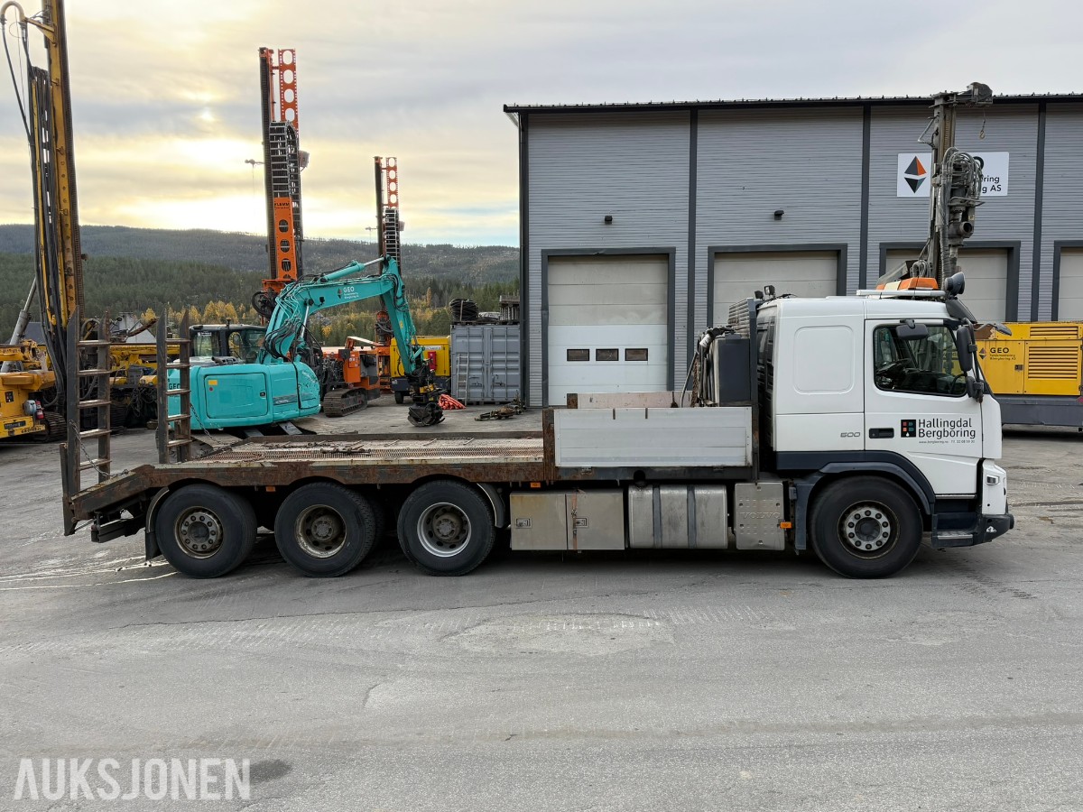 2013 Volvo FMX 500 lastebil med maskinplan - 8x4