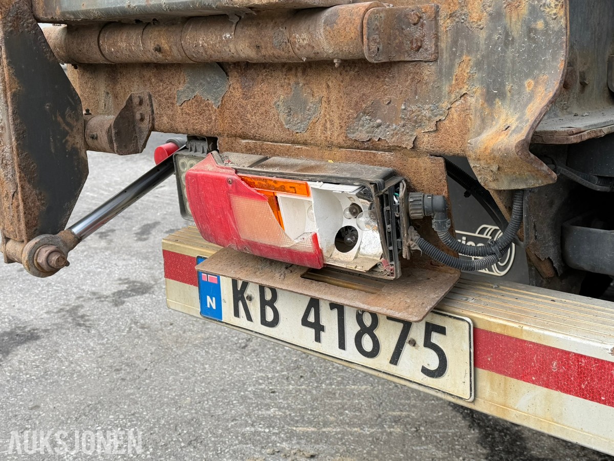 2013 Volvo FMX 500 lastebil med maskinplan - 8x4
