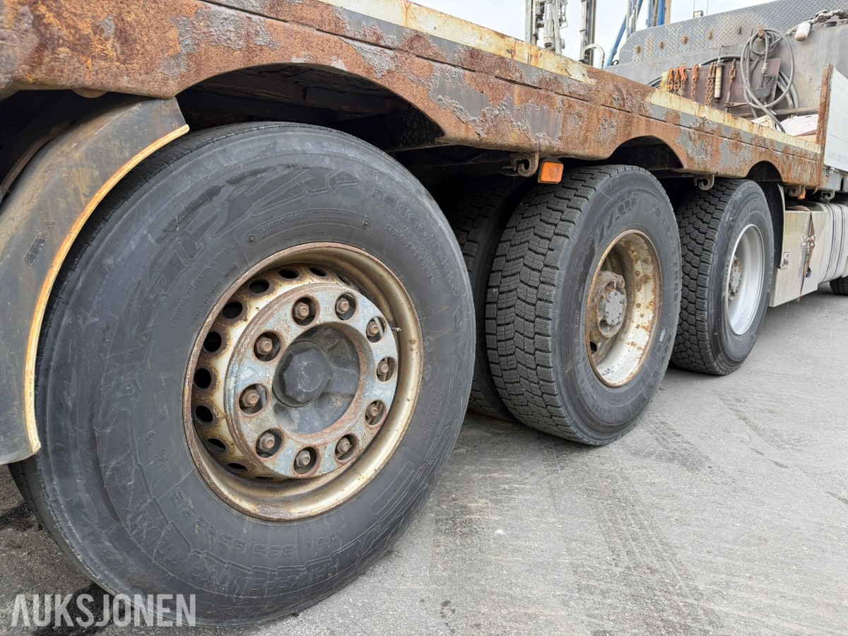 2013 Volvo FMX 500 lastebil med maskinplan - 8x4