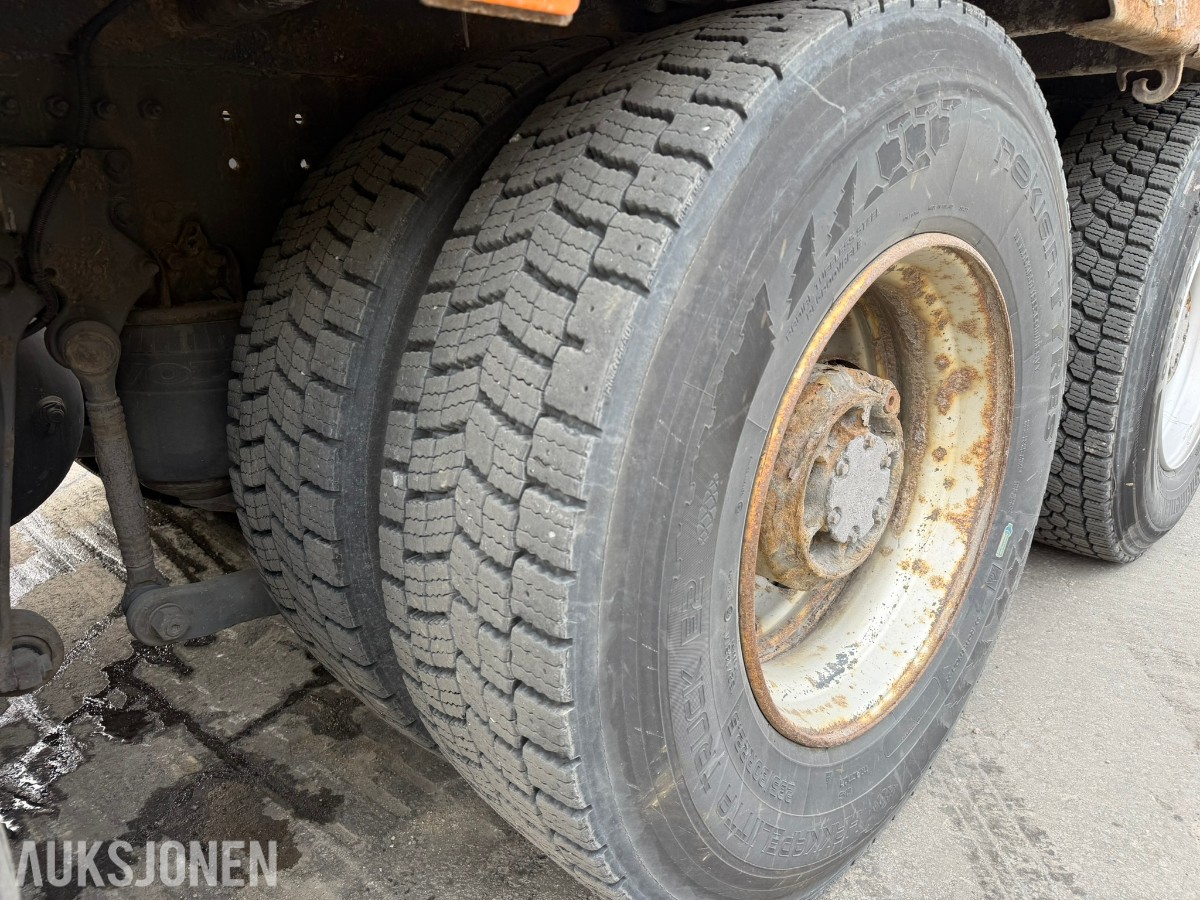 2013 Volvo FMX 500 lastebil med maskinplan - 8x4