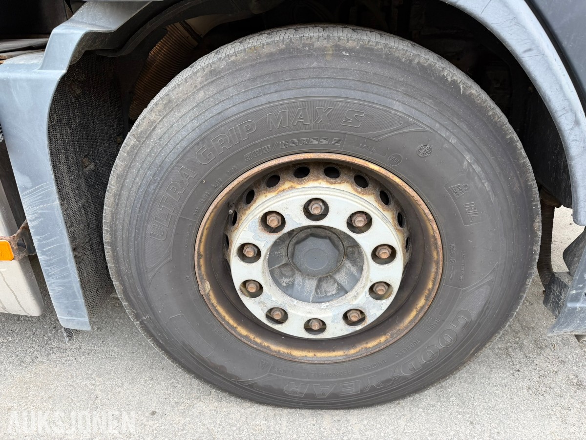 2013 Volvo FMX 500 lastebil med maskinplan - 8x4