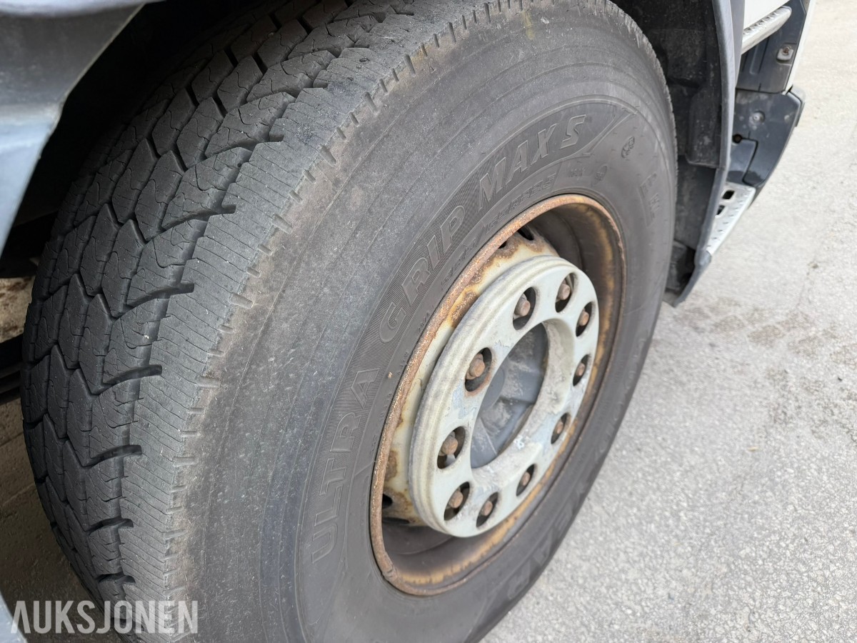 2013 Volvo FMX 500 lastebil med maskinplan - 8x4