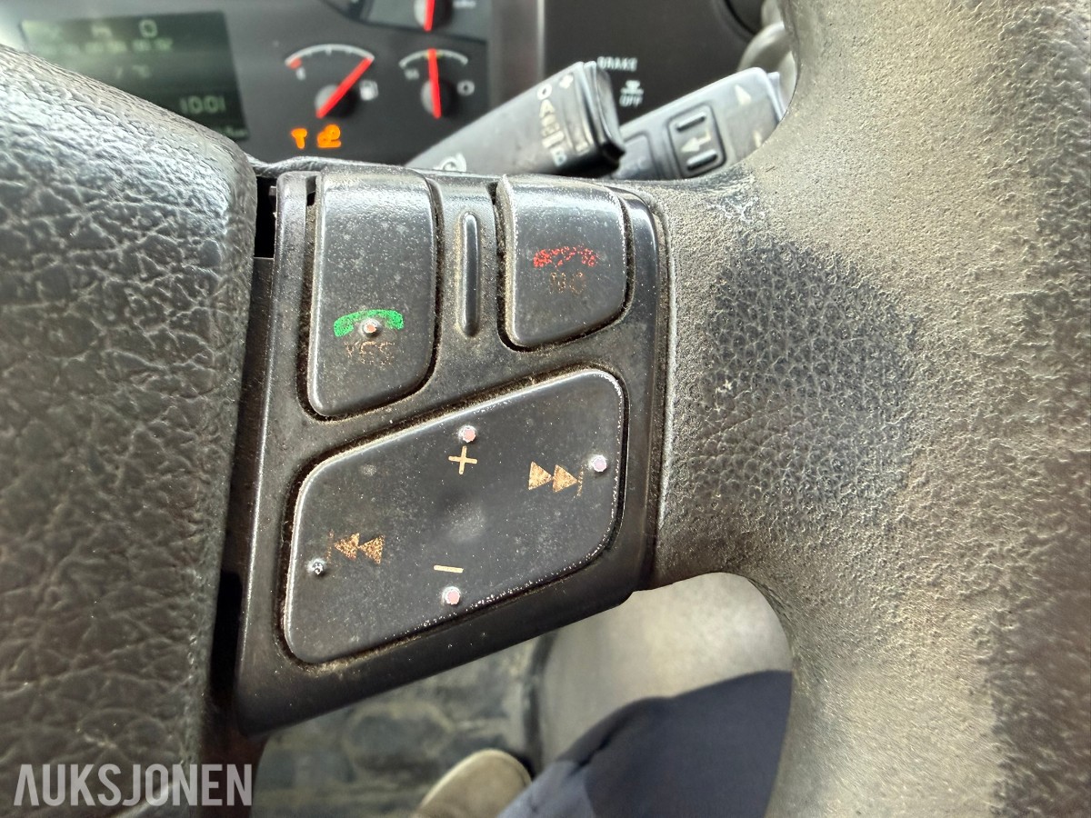 2013 Volvo FMX 500 lastebil med maskinplan - 8x4