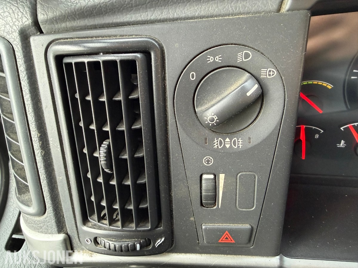 2013 Volvo FMX 500 lastebil med maskinplan - 8x4
