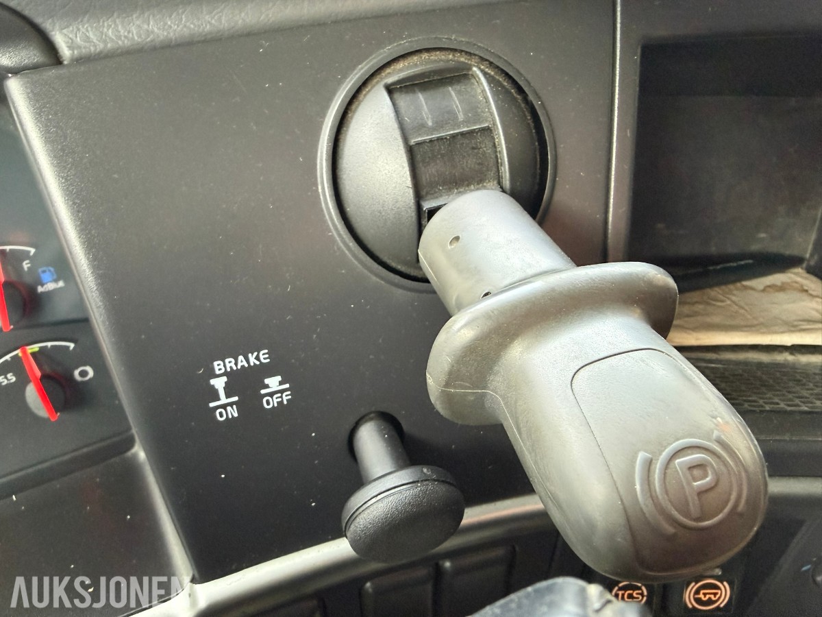 2013 Volvo FMX 500 lastebil med maskinplan - 8x4