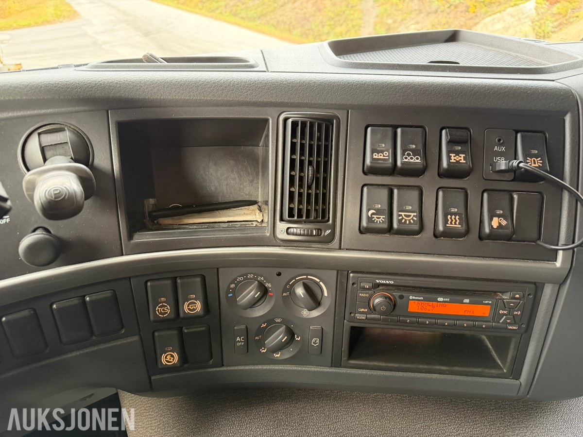 2013 Volvo FMX 500 lastebil med maskinplan - 8x4