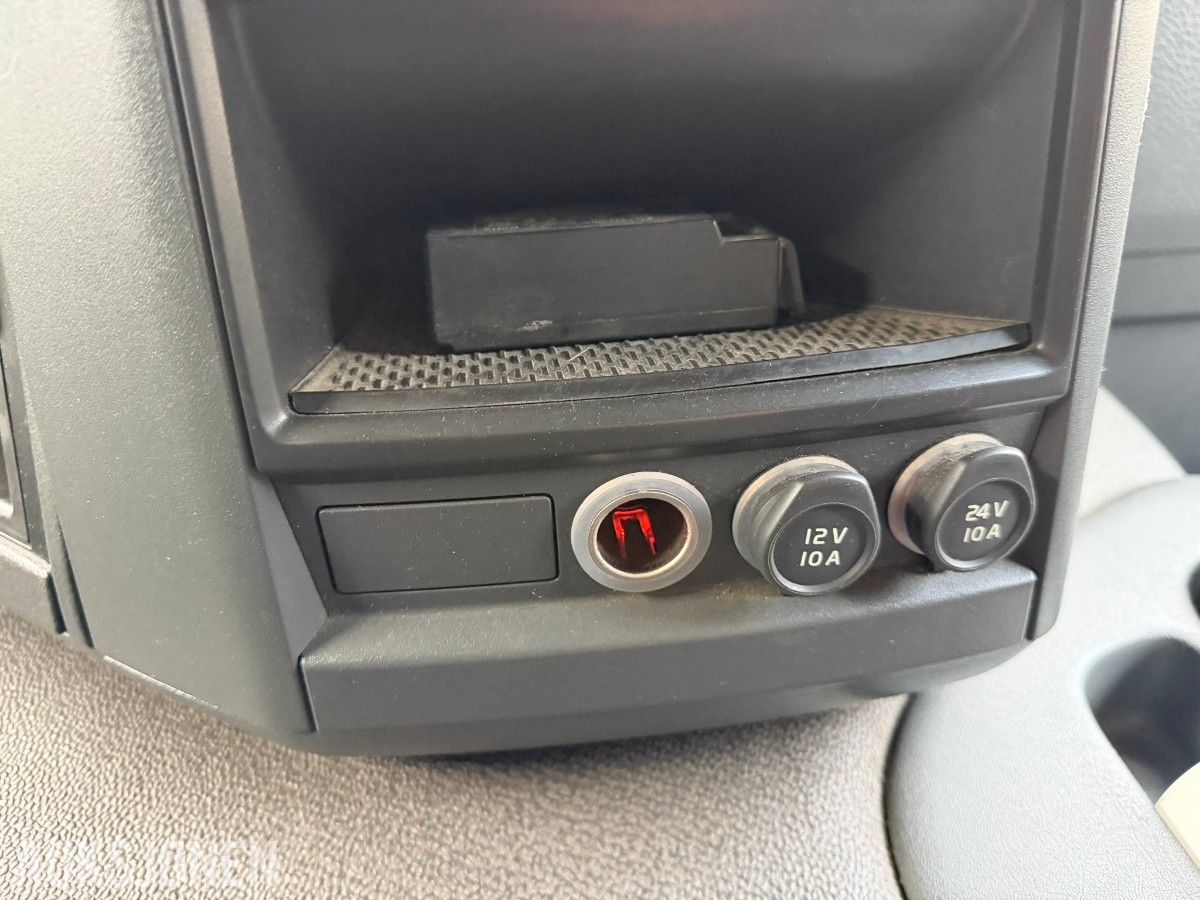 2013 Volvo FMX 500 lastebil med maskinplan - 8x4
