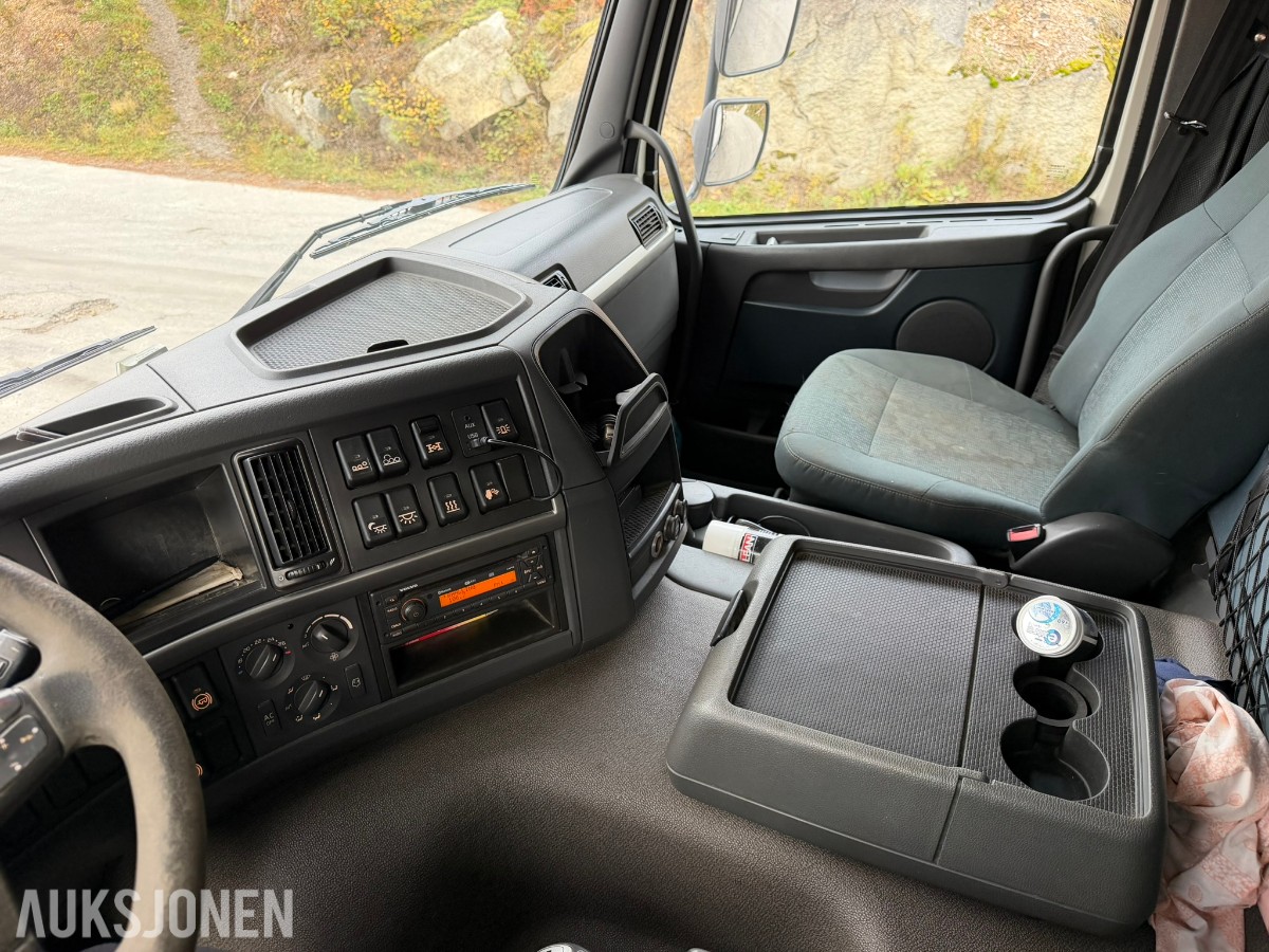2013 Volvo FMX 500 lastebil med maskinplan - 8x4