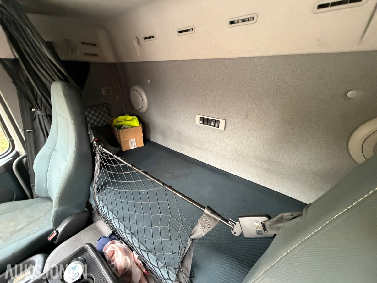 2013 Volvo FMX 500 lastebil med maskinplan - 8x4