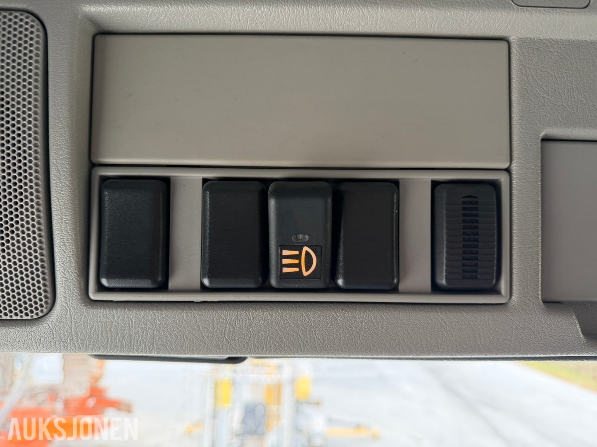 2013 Volvo FMX 500 lastebil med maskinplan - 8x4