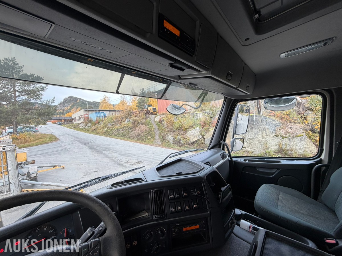 2013 Volvo FMX 500 lastebil med maskinplan - 8x4