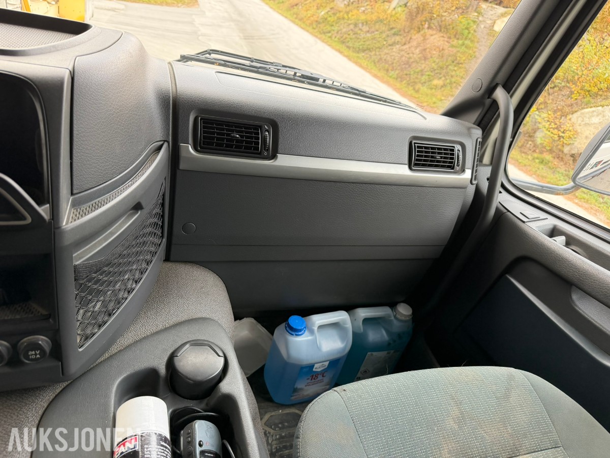 2013 Volvo FMX 500 lastebil med maskinplan - 8x4