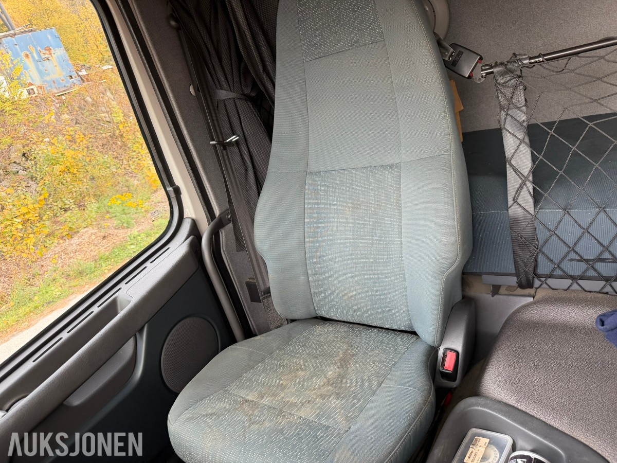 2013 Volvo FMX 500 lastebil med maskinplan - 8x4