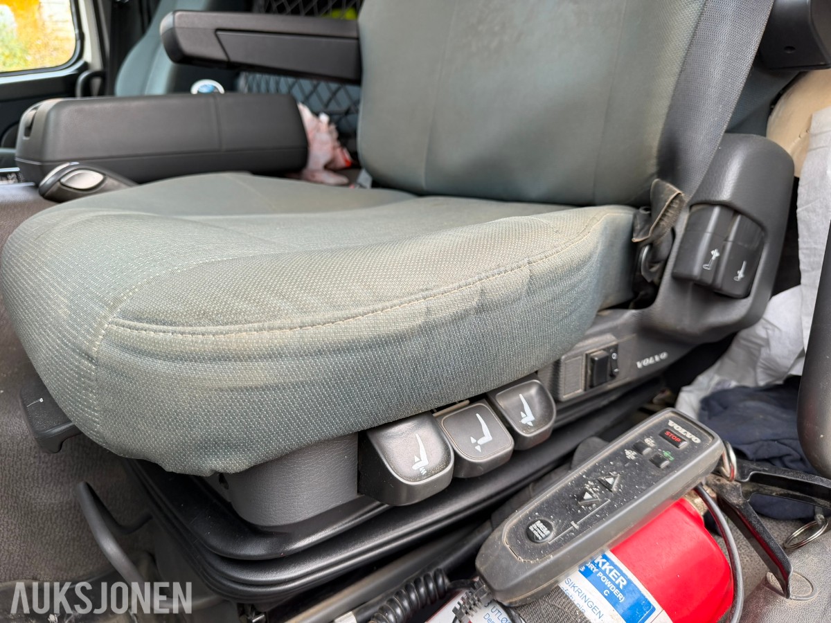 2013 Volvo FMX 500 lastebil med maskinplan - 8x4