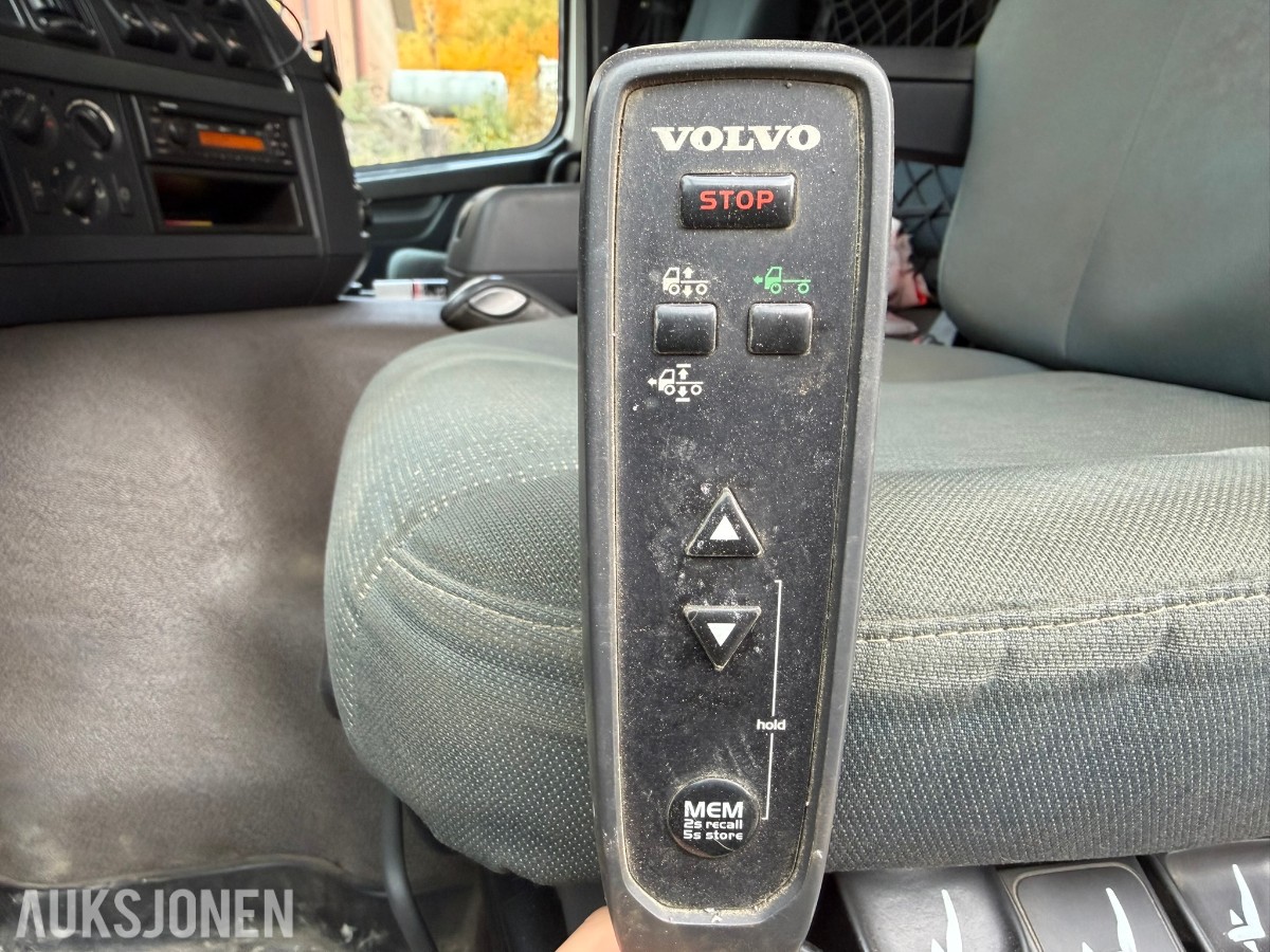 2013 Volvo FMX 500 lastebil med maskinplan - 8x4