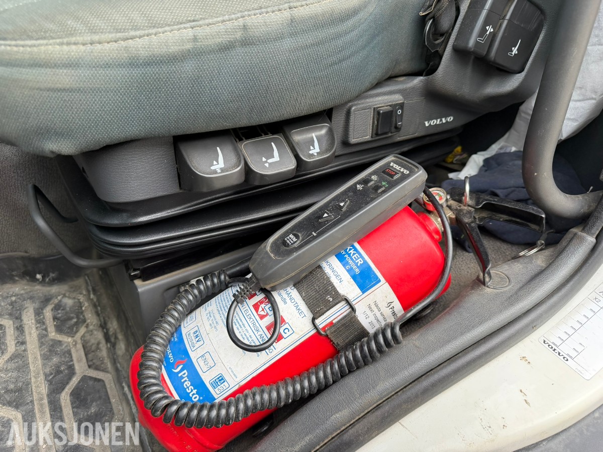 2013 Volvo FMX 500 lastebil med maskinplan - 8x4