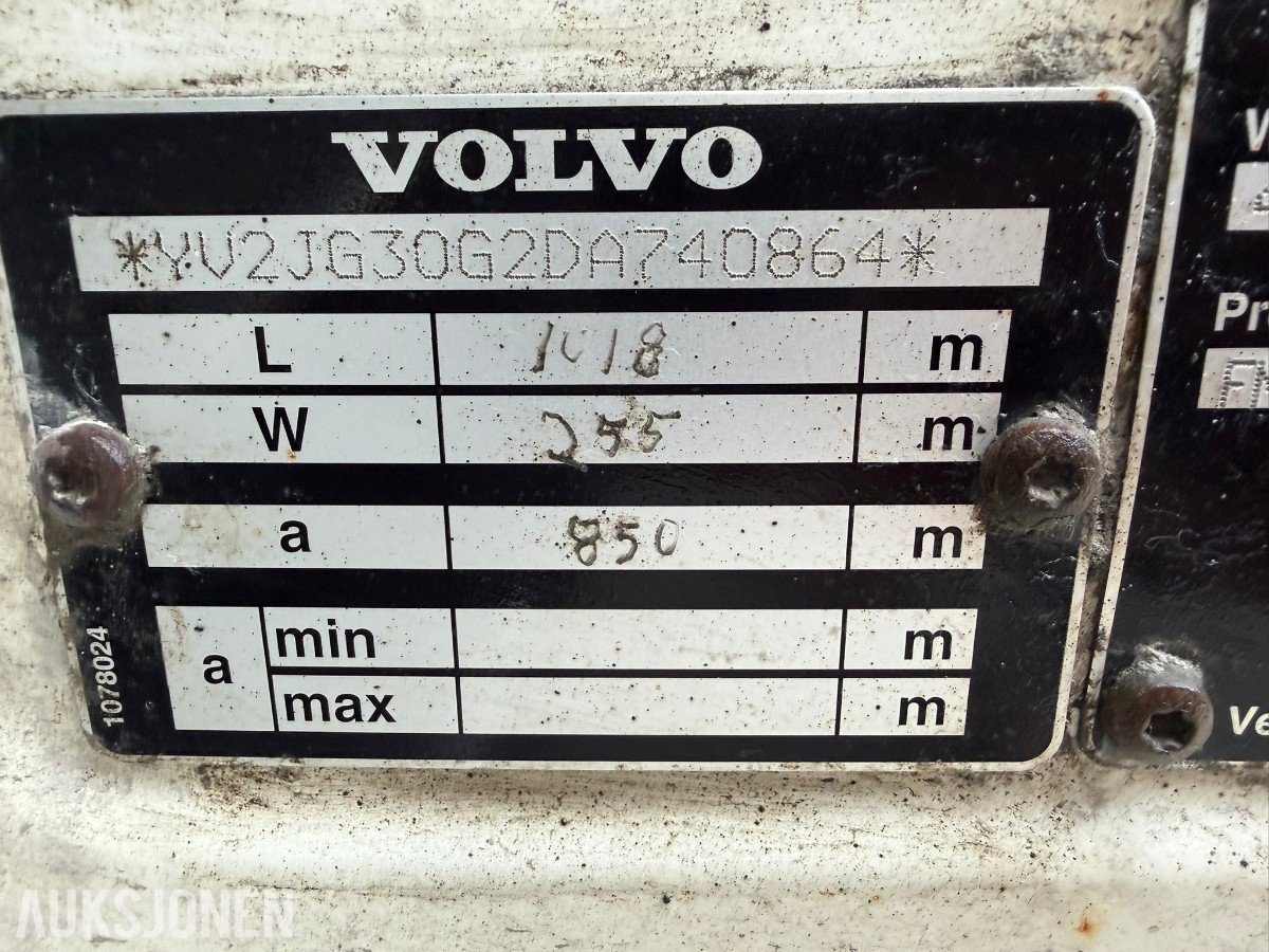 2013 Volvo FMX 500 lastebil med maskinplan - 8x4