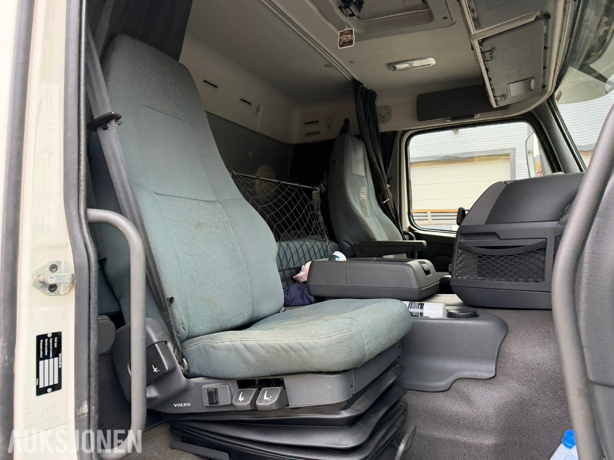 2013 Volvo FMX 500 lastebil med maskinplan - 8x4