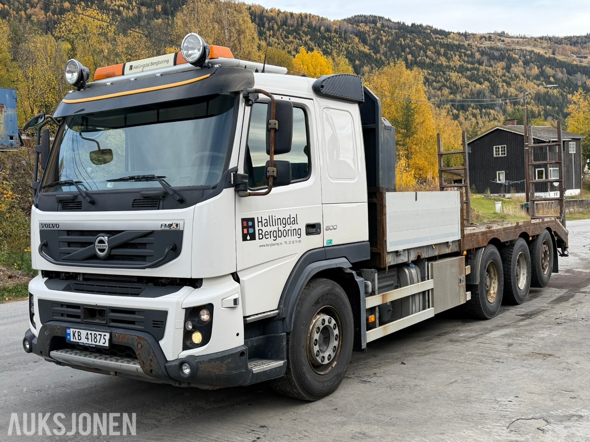2013 Volvo FMX 500 lastebil med maskinplan - 8x4