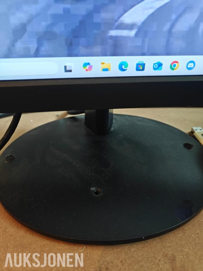 Lenovo l24e og legion r27, 2 stk gamingskjermer