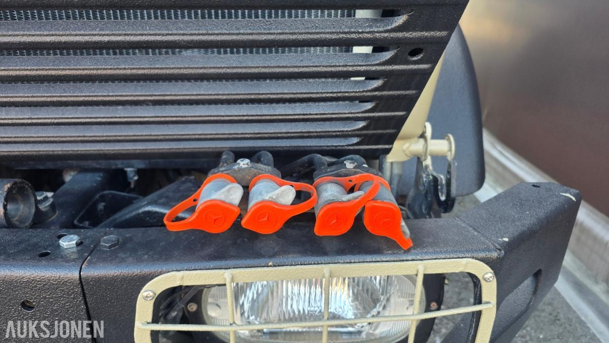 1990 Mercedes-Benz UNIMOG 1550 L